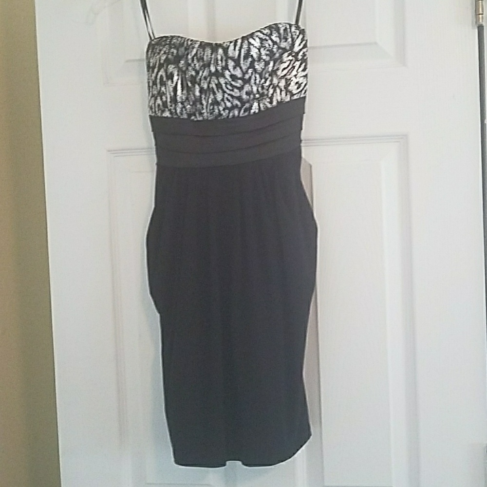 Strapless semi-formal dress